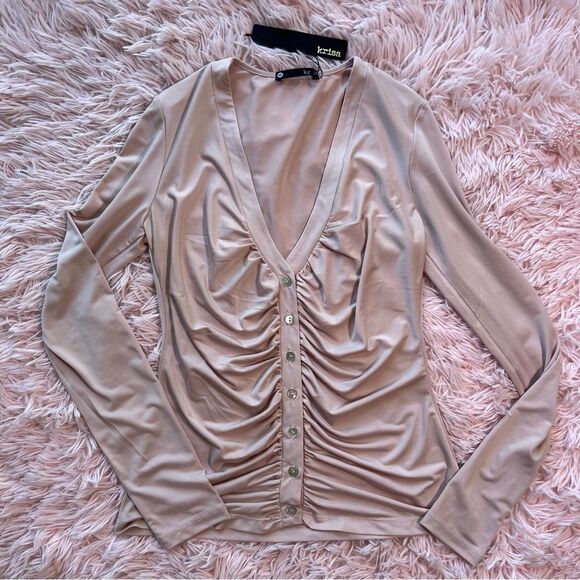 Tops - Karisa Ruched Button Top 🌺 NWT 🌺 size XS